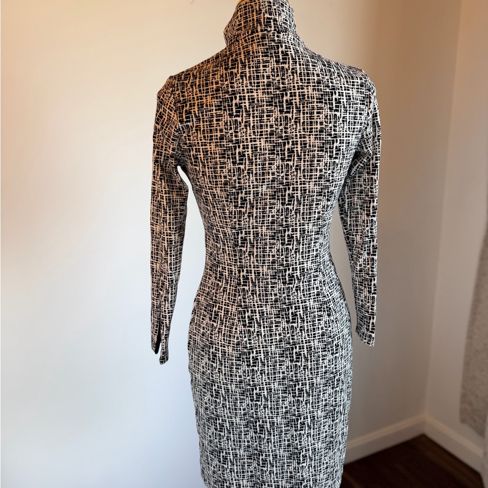 J. McLaughlin Elegant Black and White Patterned Dress XS - Picture 4 of 14